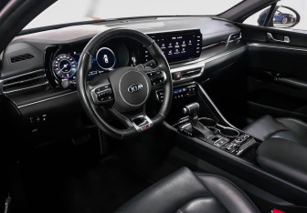 Подержанный автомобиль Kia K5 2021 года (7 фото)