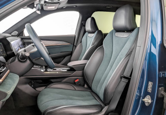 Подержанный автомобиль Geely Monjaro 2023 года (20 фото)