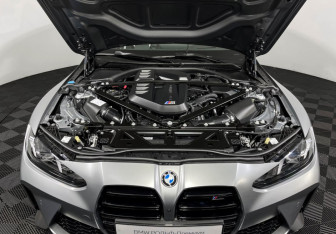 Подержанный автомобиль BMW M3 Sedan 2025 года (10 фото)