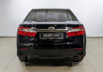 Подержанный автомобиль Toyota Camry Sedan 2014 года (6 фото)
