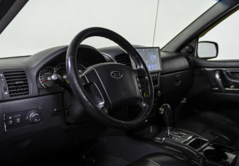 Подержанный автомобиль Kia Sorento 2007 года (10 фото)