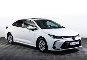 Подержанный автомобиль Toyota Corolla Sedan 2022 года (3 фото)