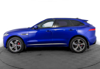 Подержанный автомобиль Jaguar F-Pace 2019 года (8 фото)