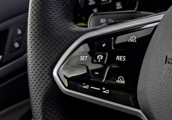 Подержанный автомобиль Volkswagen Golf Hatchback 2025 года (28 фото)