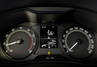 Подержанный автомобиль Skoda Rapid Liftback 2021 года (13 фото)