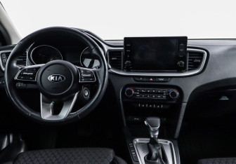 Подержанный автомобиль Kia Ceed Wagon 2021 года (7 фото)