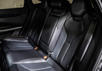 Подержанный автомобиль Changan UNI-V 2024 года (13 фото)