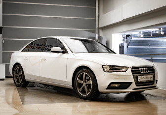 Подержанный автомобиль Audi A4 Sedan 2015 года (3 фото)