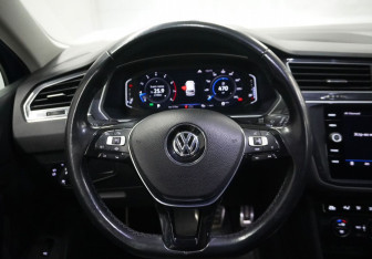 Подержанный автомобиль Volkswagen Tiguan 2019 года (12 фото)