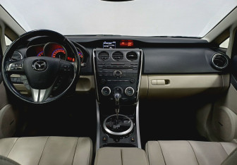 Подержанный автомобиль Mazda CX-7 2011 года (11 фото)