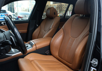 Подержанный автомобиль BMW X7 2022 года (16 фото)