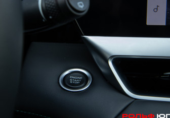 Подержанный автомобиль Geely Monjaro 2025 года (16 фото)