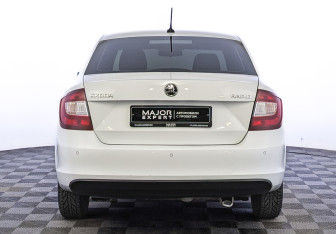 Подержанный автомобиль Skoda Rapid Liftback 2019 года (6 фото)