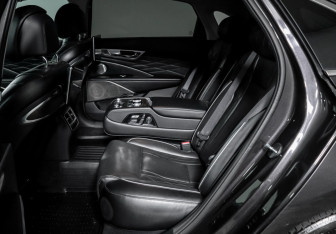 Подержанный автомобиль Kia K900 2019 года (10 фото)