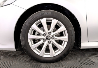 Подержанный автомобиль Toyota Camry Sedan 2020 года (18 фото)