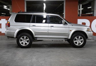 Подержанный автомобиль Mitsubishi Pajero Sport 2003 года (4 фото)
