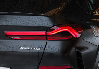 Подержанный автомобиль BMW X6 2021 года (15 фото)