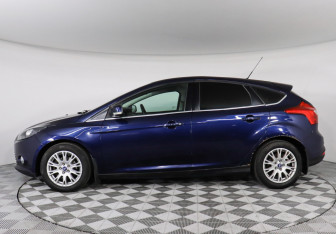 Подержанный автомобиль Ford Focus Hatchback 2012 года (8 фото)