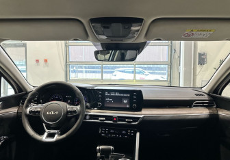 Подержанный автомобиль Kia K5 2021 года (15 фото)