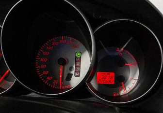 Подержанный автомобиль Mazda 3 Hatchback 2008 года (11 фото)