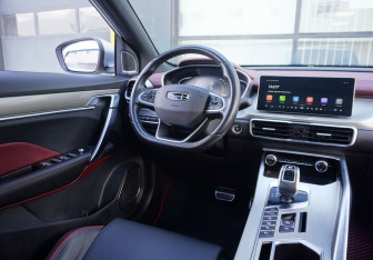 Подержанный автомобиль Geely Coolray 2021 года (14 фото)