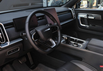Подержанный автомобиль Jaecoo J7 2024 года (13 фото)