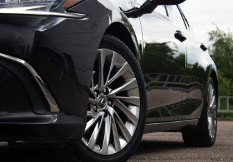 Подержанный автомобиль Lexus ES 2021 года (29 фото)