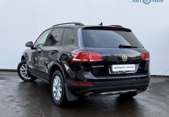 Подержанный автомобиль Volkswagen Touareg 2013 года (7 фото)