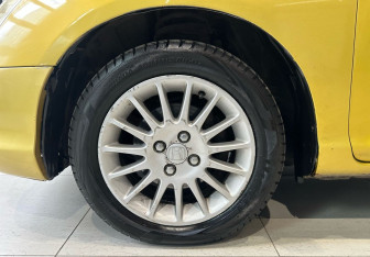 Подержанный автомобиль Honda Civic Hatchback 2001 года (18 фото)