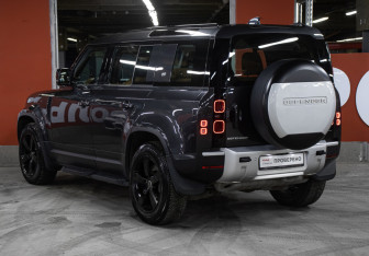 Подержанный автомобиль Land Rover Defender Suv 2023 года (7 фото)