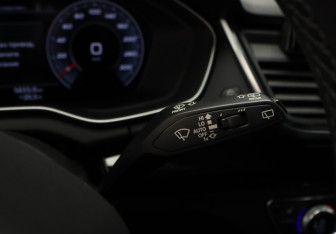 Подержанный автомобиль Audi Q5 2021 года (14 фото)