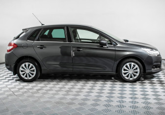 Подержанный автомобиль Citroen C4 Hatchback 2013 года (4 фото)