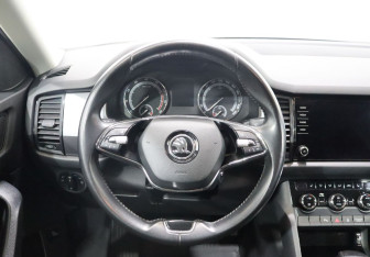 Подержанный автомобиль Skoda Kodiaq 2021 года (14 фото)