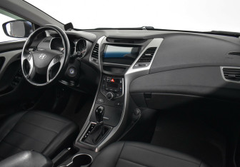 Подержанный автомобиль Hyundai Elantra Sedan 2014 года (5 фото)
