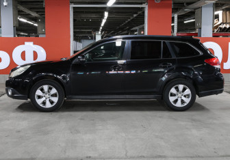 Подержанный автомобиль Subaru Outback Wagon 2010 года (8 фото)
