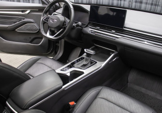 Подержанный автомобиль Geely Emgrand 2024 года (13 фото)