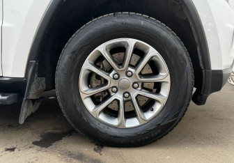 Подержанный автомобиль Jeep Grand Cherokee 2014 года (14 фото)