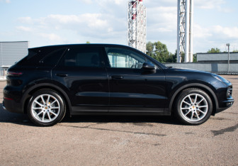 Подержанный автомобиль Porsche Cayenne 2018 года (4 фото)