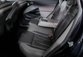 Подержанный автомобиль BMW X3 2025 года (10 фото)
