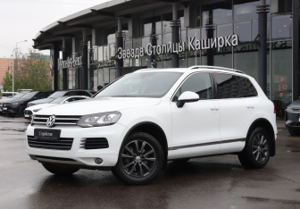 Подержанный автомобиль Volkswagen Touareg 2013 года (24 фото)