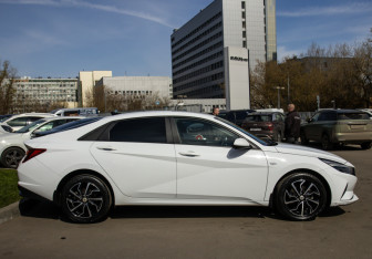 Новый Hyundai Elantra Sedan 2024 (3 фото)
