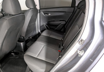 Подержанный автомобиль Kia Rio Sedan 2019 года (13 фото)