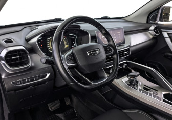 Подержанный автомобиль Geely Coolray 2022 года (15 фото)