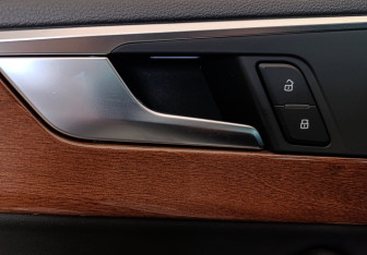 Подержанный автомобиль Audi A5 Convertible 2020 года (12 фото)