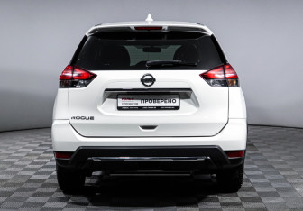 Подержанный автомобиль Nissan Rogue 2016 года (6 фото)