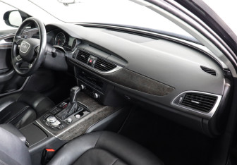 Подержанный автомобиль Audi A6 Sedan 2017 года (10 фото)