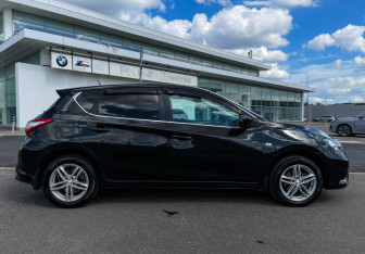 Подержанный автомобиль Nissan Tiida Hatchback 2015 года (4 фото)