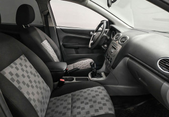 Подержанный автомобиль Ford Focus Sedan 2008 года (9 фото)