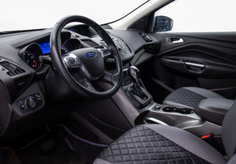 Подержанный автомобиль Ford Kuga 2013 года (9 фото)