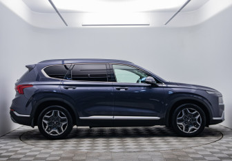 Подержанный автомобиль Hyundai Santa Fe 2022 года (4 фото)
